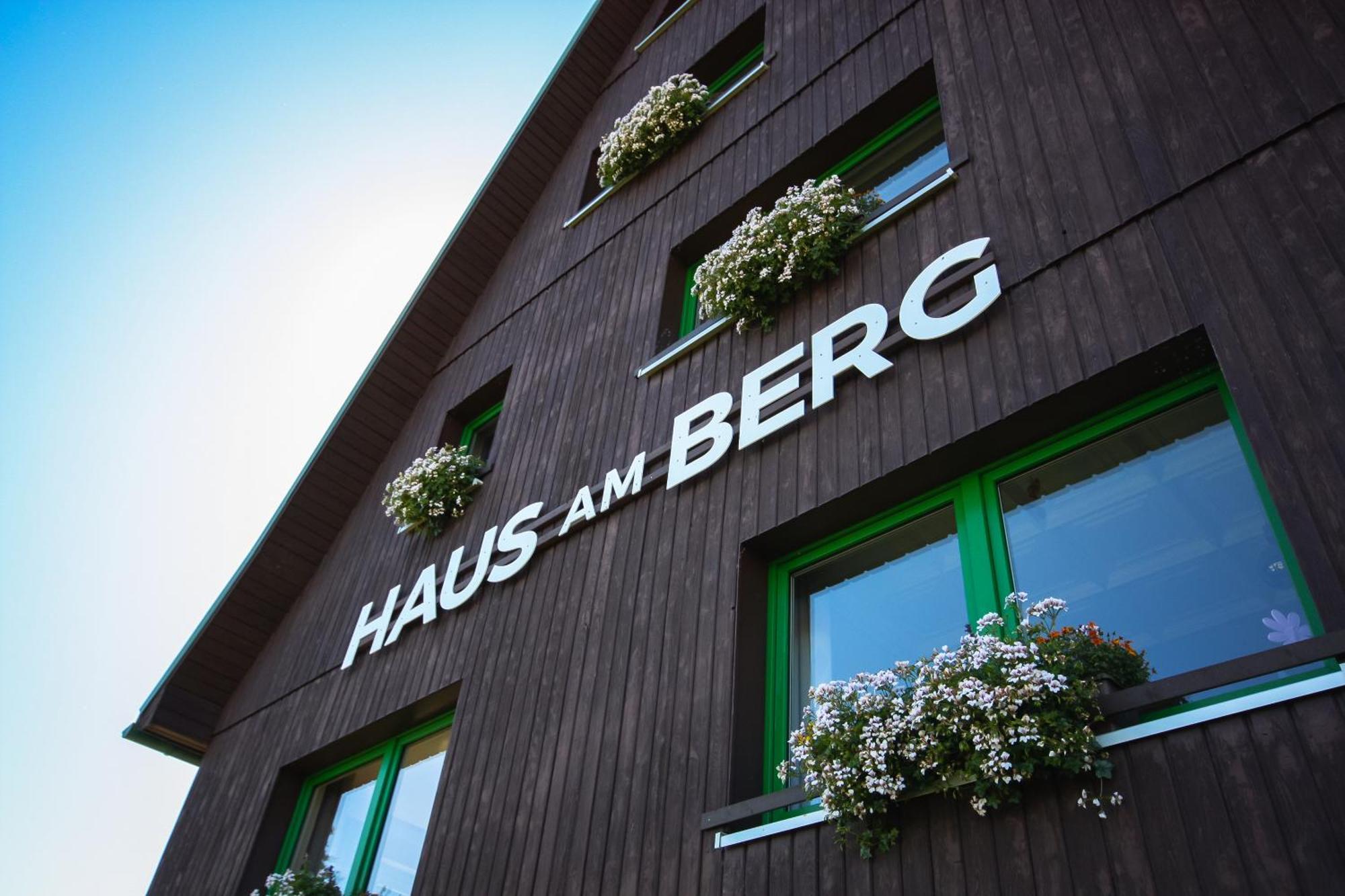 Haus Am Berg - Pension Direkt Am Skihang Oberwiesenthal Exterior photo